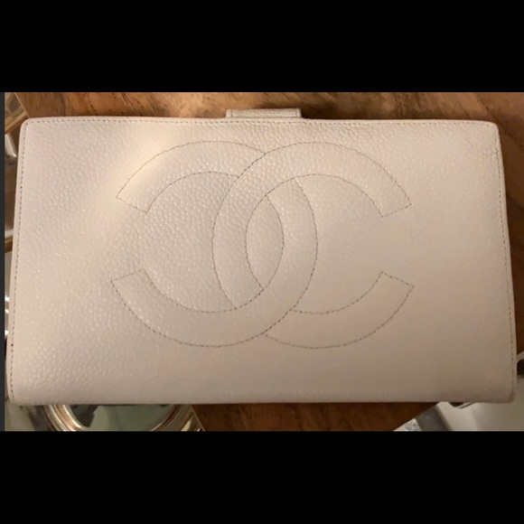 🌹 💯% CHANEL ~ SATCHEL🌹Wallet SOLD SEPARATELY - Picture 6 of 16